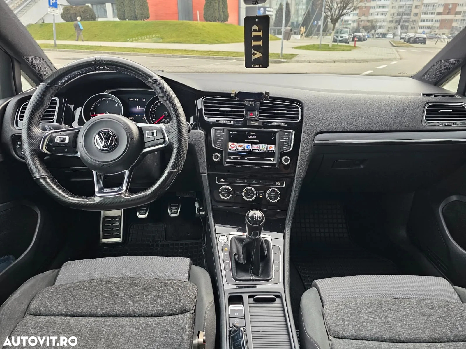 Volkswagen Golf 2.0 TDI 4Motion BMT Highline - 13