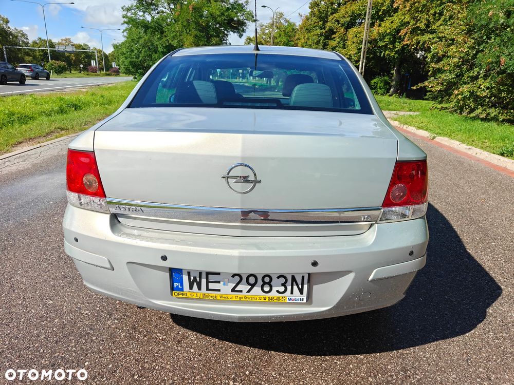 Opel Astra 1.6 Essentia - 3