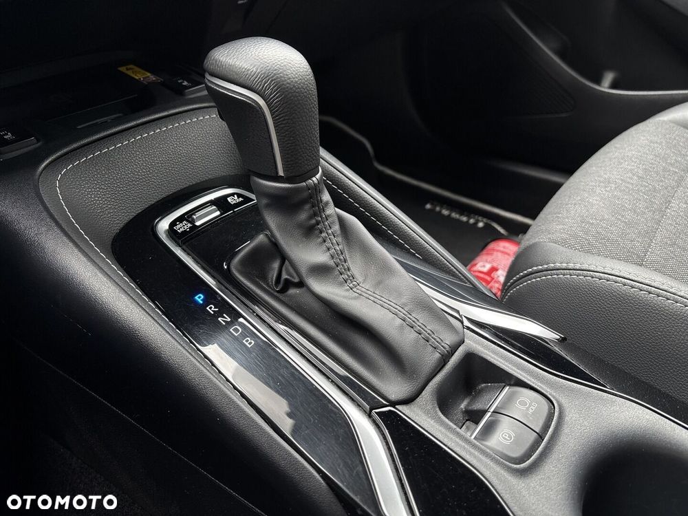 Toyota Corolla 1.8 Hybrid Style - 18