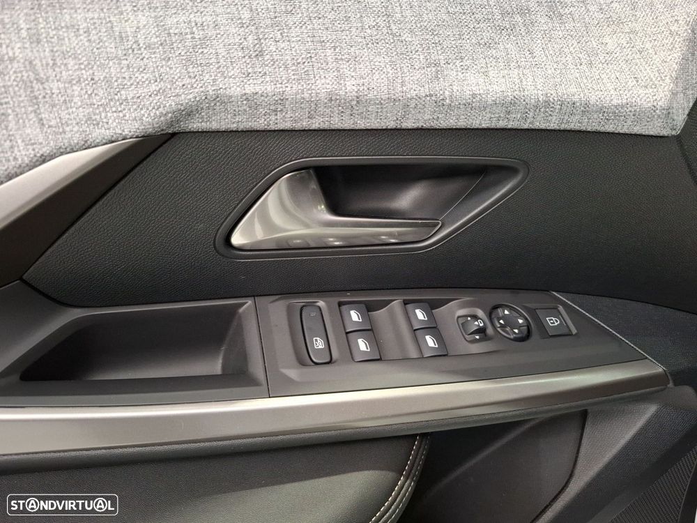 Peugeot 3008 1.6 Plug-in Hybrid Allure e-DCS7 - 22