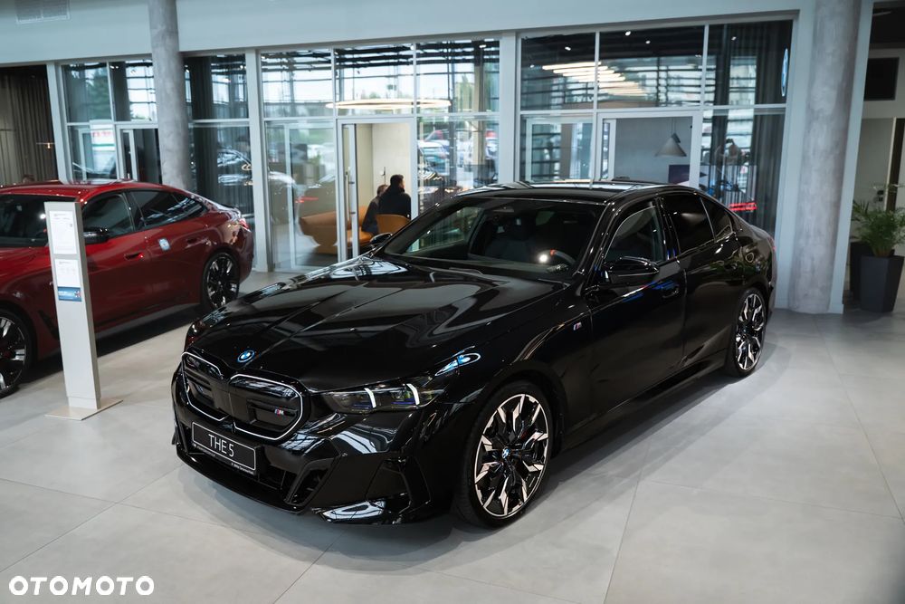 BMW i5 83.9kWh M60 xDrive - 8