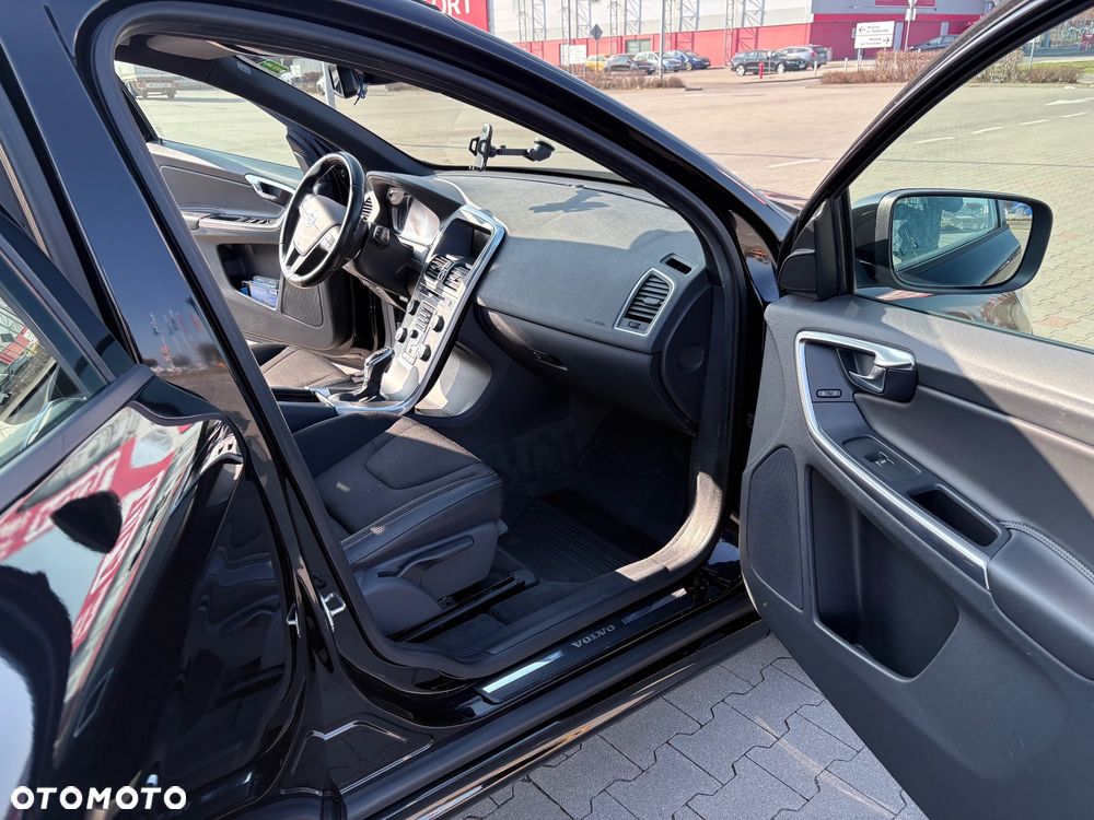 Volvo XC 60 D4 AWD Geartronic Kinetic - 8