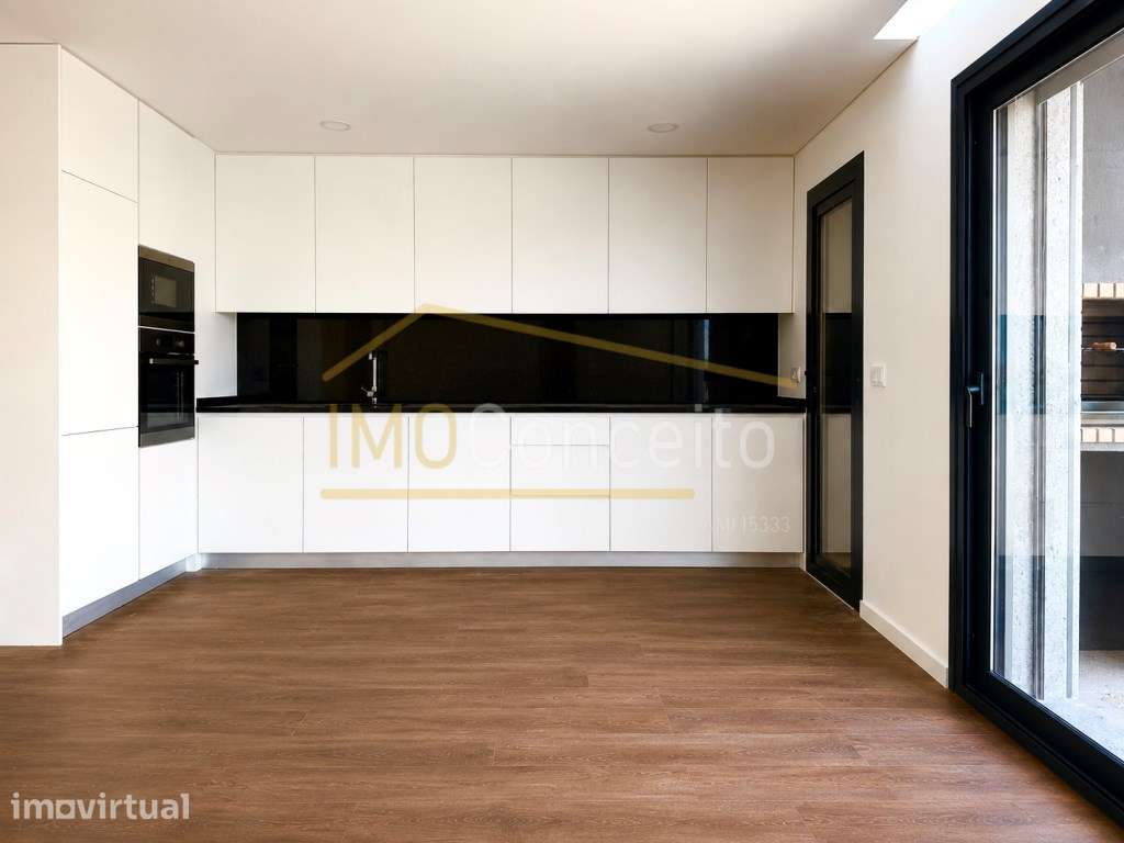 Apartamento T3 | Espaço Exterior | Alto Padrão Acabamentos - TORRES... - Grande imagem: 2/22