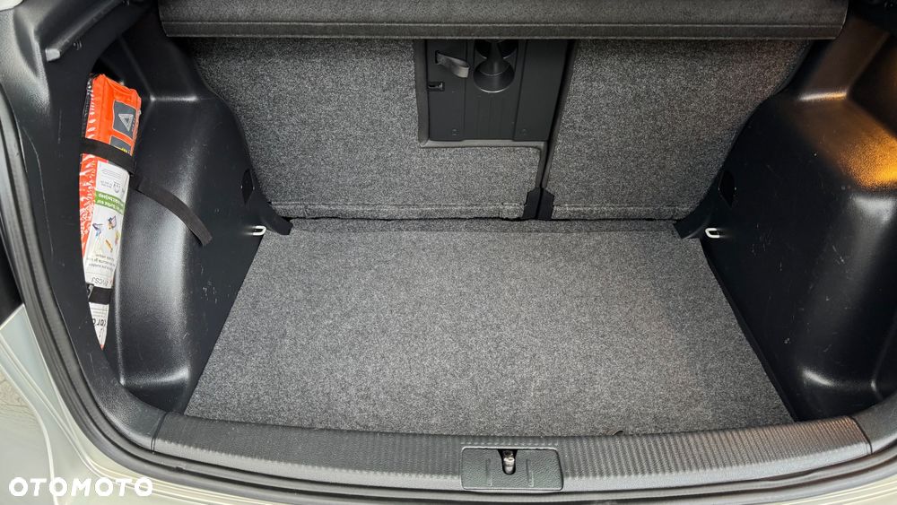 Volkswagen Golf Plus 2.0 TDI DPF MATCH - 28