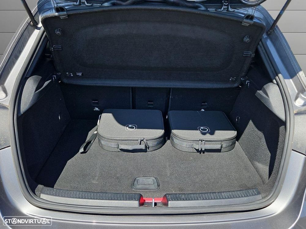 Mercedes-Benz A 250 e - 21