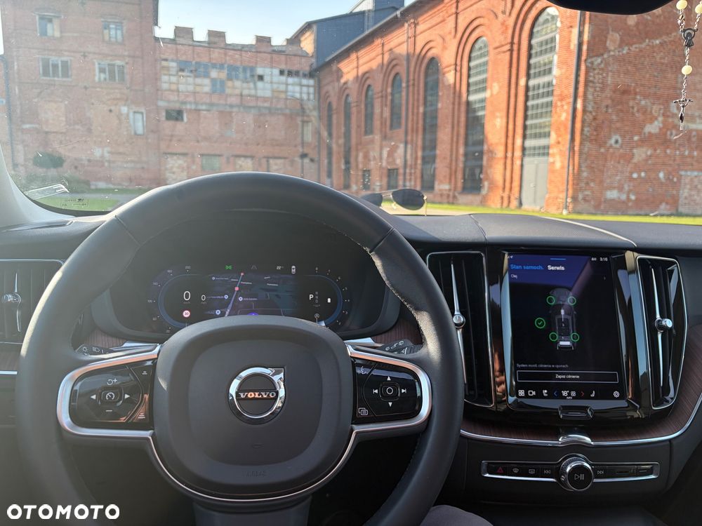Volvo XC 60 B5 B AWD Plus Dark - 25