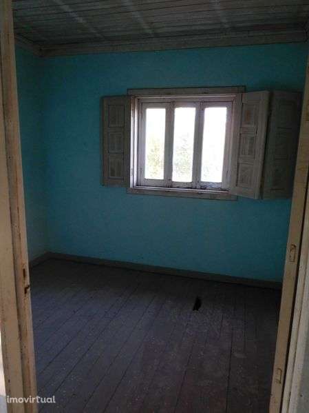 Casa para renovar ,Excelente local , bons acessos, boa esposição solar - Grande imagem: 5/12