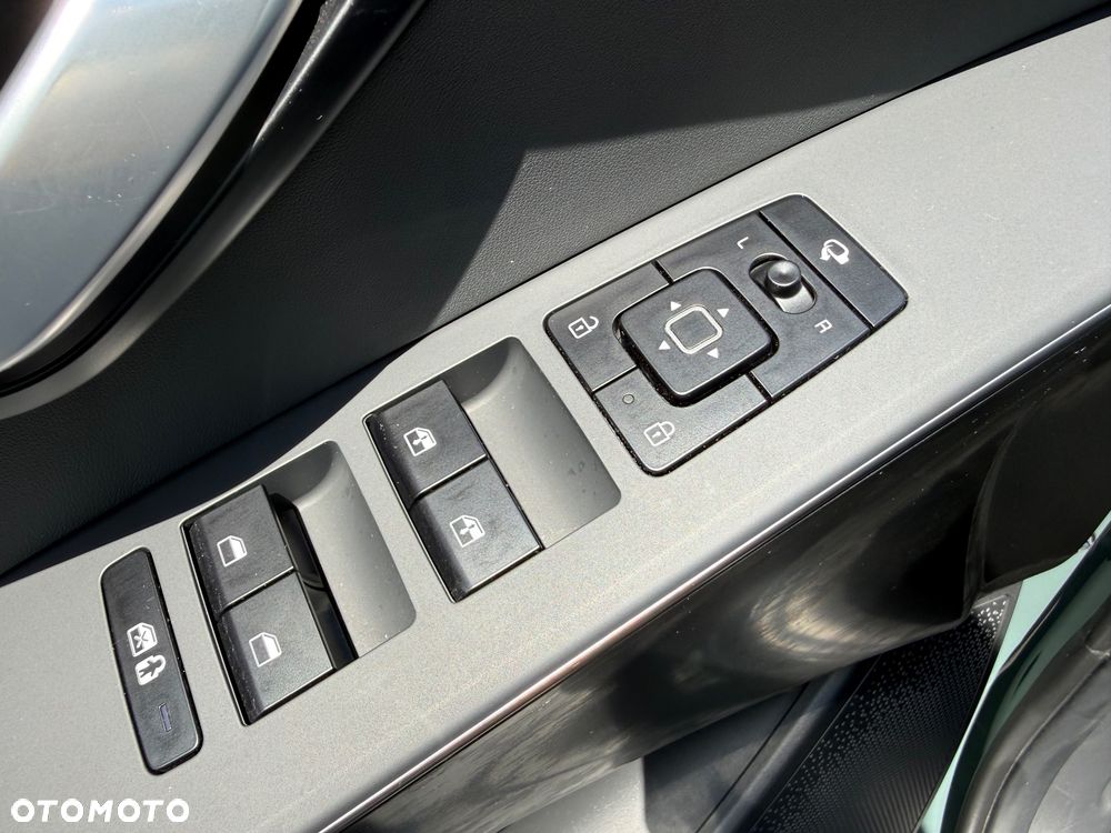 Kia Niro 1.6 GDI Hybrid Business Line - 32