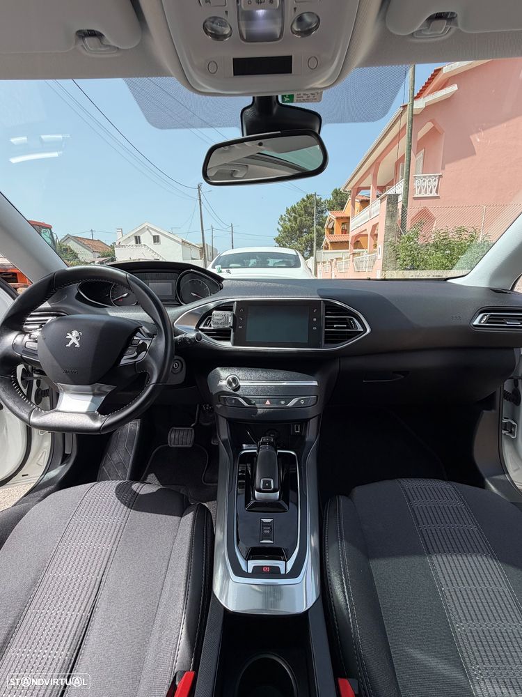 Peugeot 308 PureTech 130 GPF EAT8 Stop & Start Allure Pack - 8