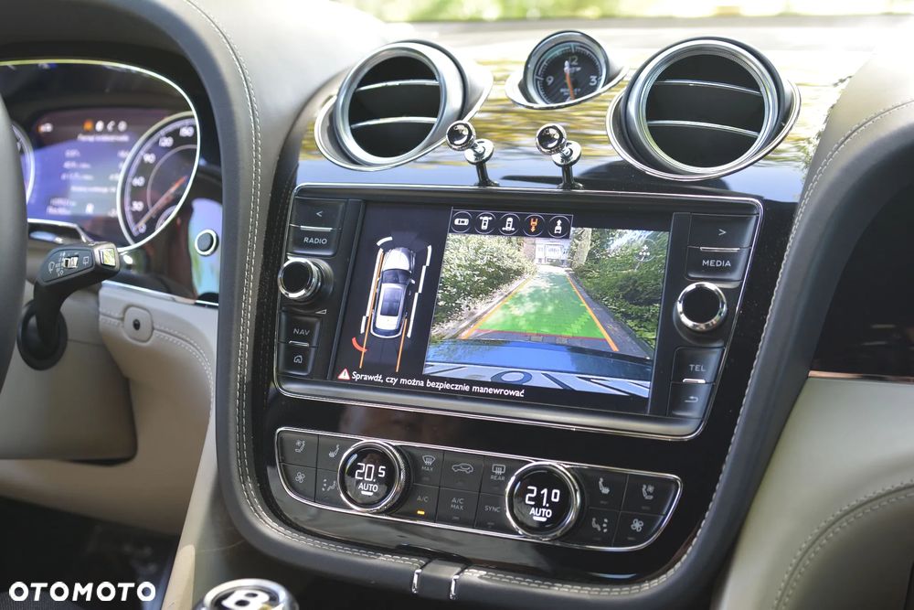 Bentley Bentayga - 10