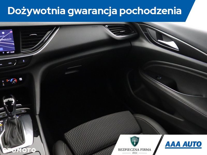 Opel Insignia - 10