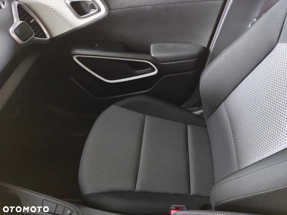 Kia Soul 64kWh M - 9