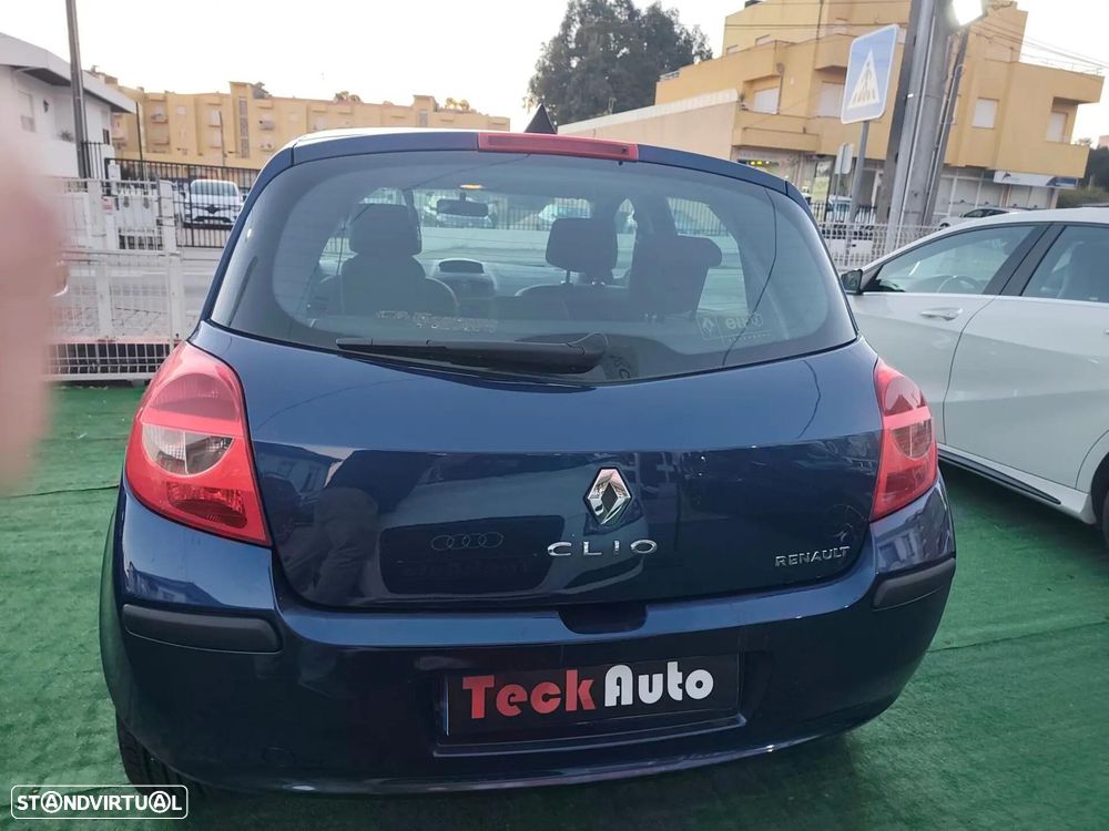 Renault Clio 1.2 16V Dynamique - 8