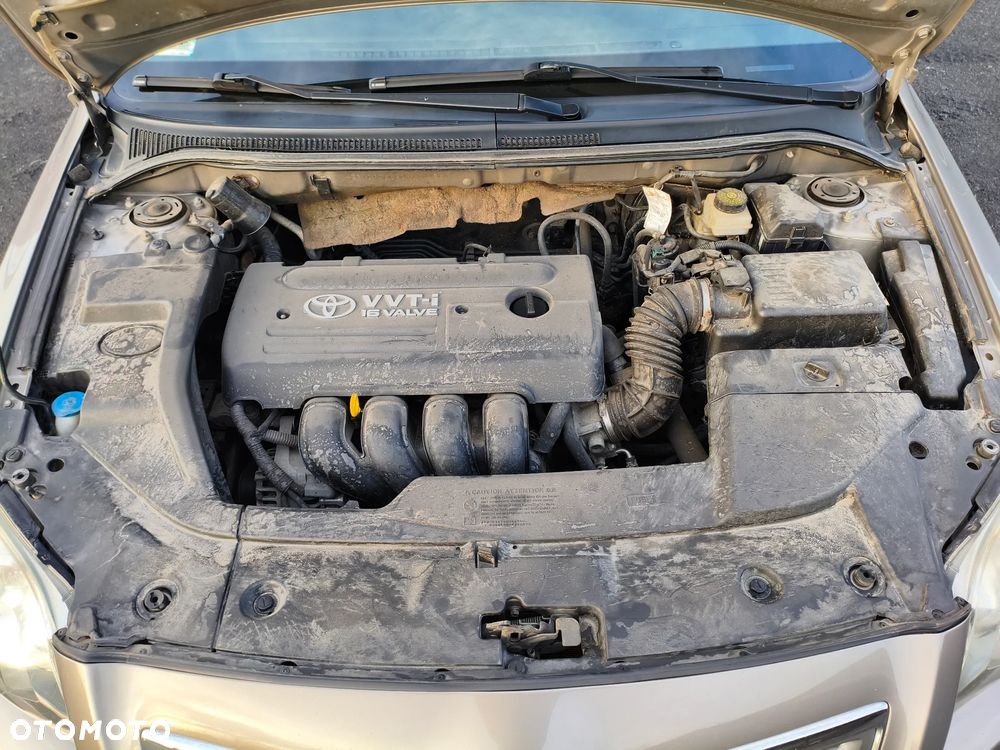 Toyota Avensis 1.8 VVT-i Luna - 12