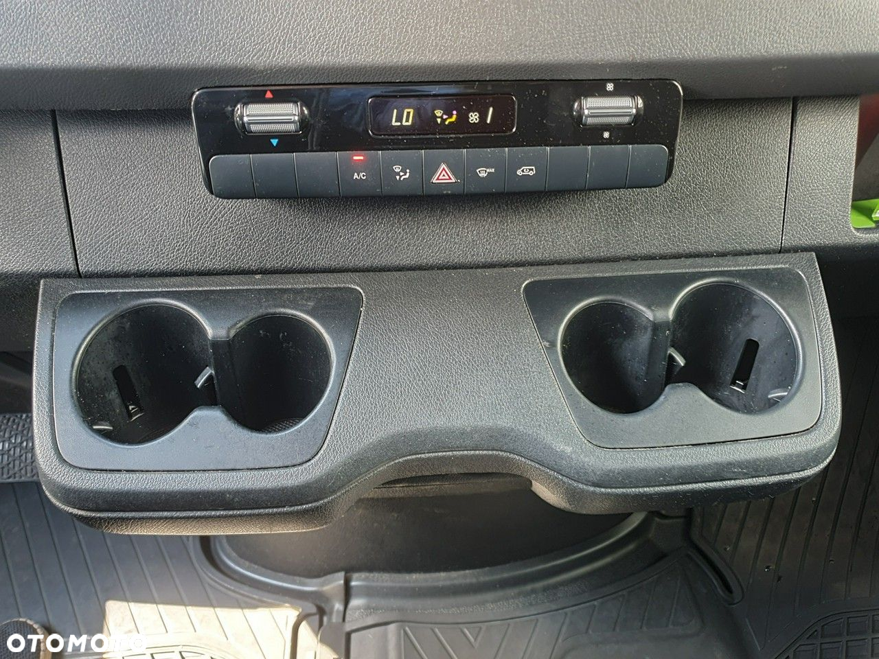 Mercedes-Benz Sprinter - 16