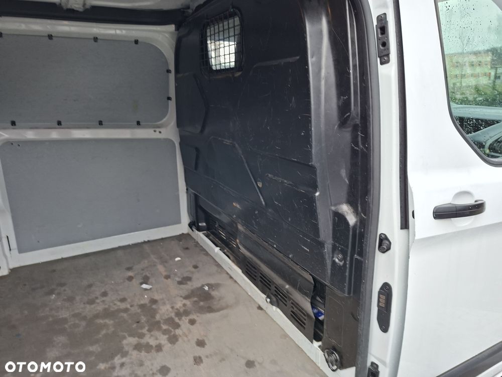 Ford Transit Custom - 11