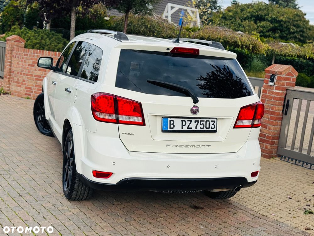 Fiat Freemont 2.0 Multijet Black Code AWD - 3