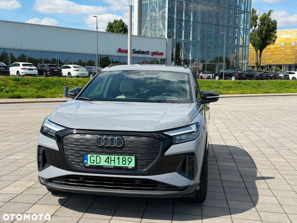 Audi Q4 e-tron SUV - 14