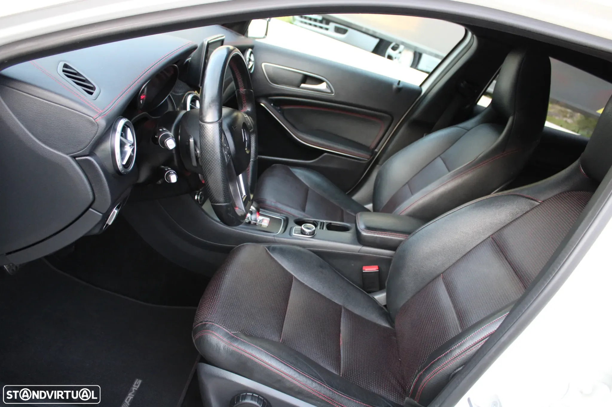 Mercedes-Benz GLA 45 AMG 4Matic 7G-DCT - 10