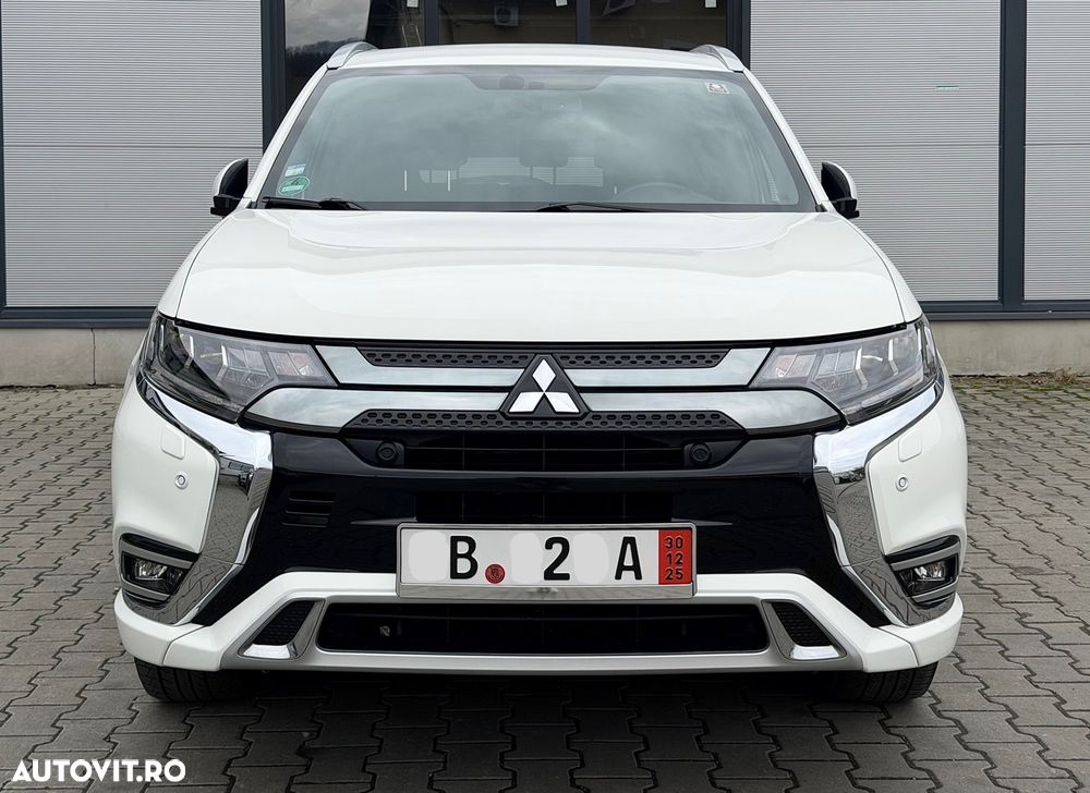Mitsubishi Outlander - 8