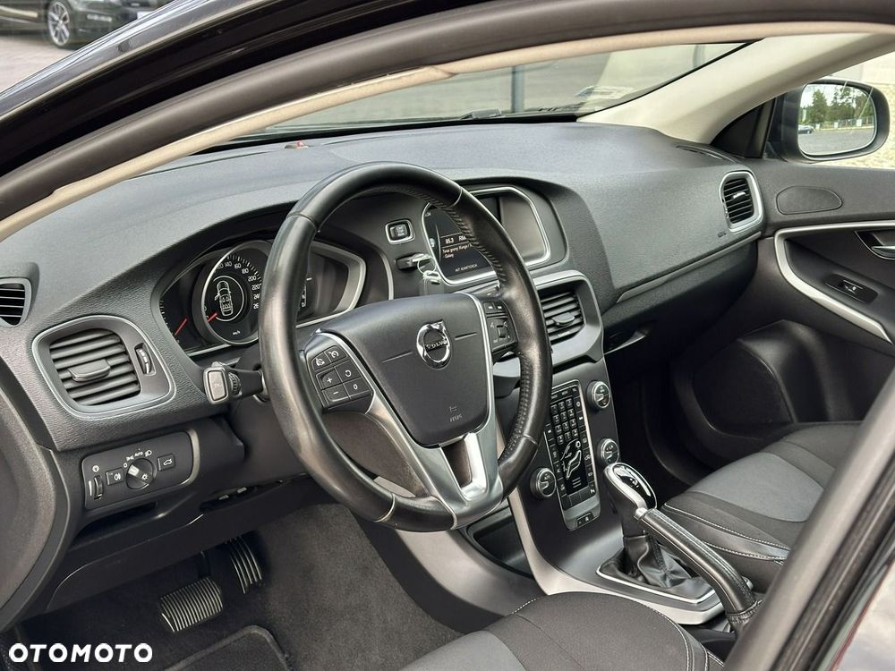 Volvo V40 D3 Geartronic Momentum - 9