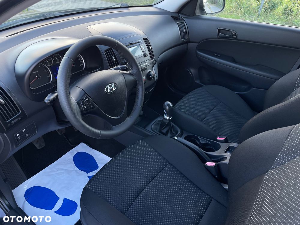 Hyundai i30 i30cw 1.6 CRDi blue Classic - 7
