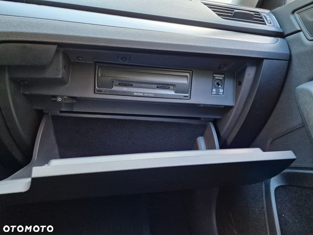 Skoda Superb 2.0 TDI DSG Ambition - 22