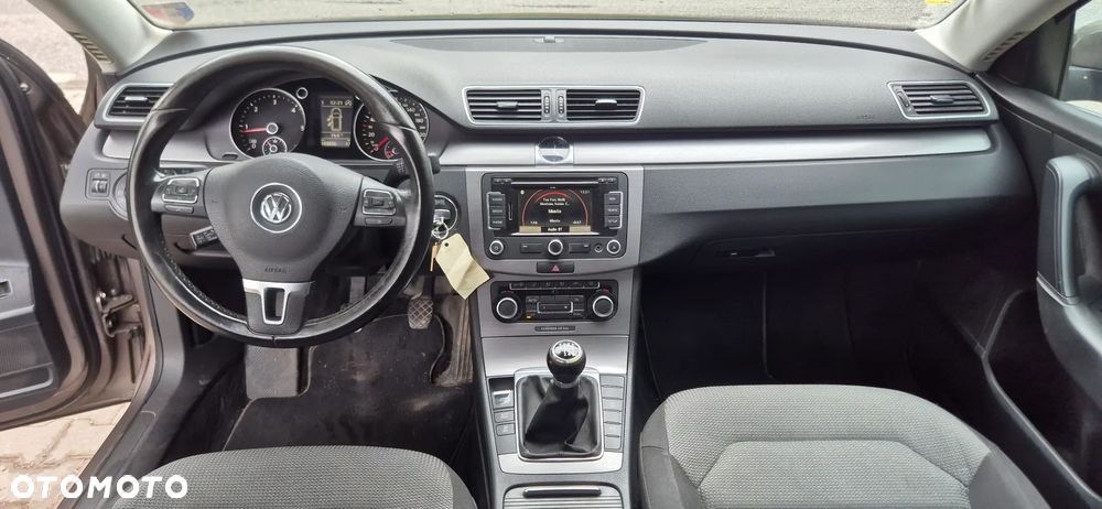 Volkswagen Passat - 23
