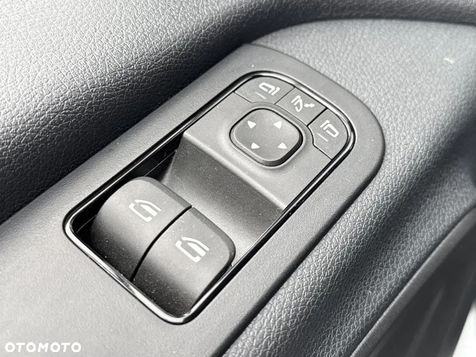 Mercedes-Benz Sprinter - 12