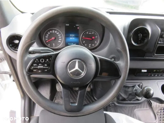 Mercedes-Benz Sprinter - 7