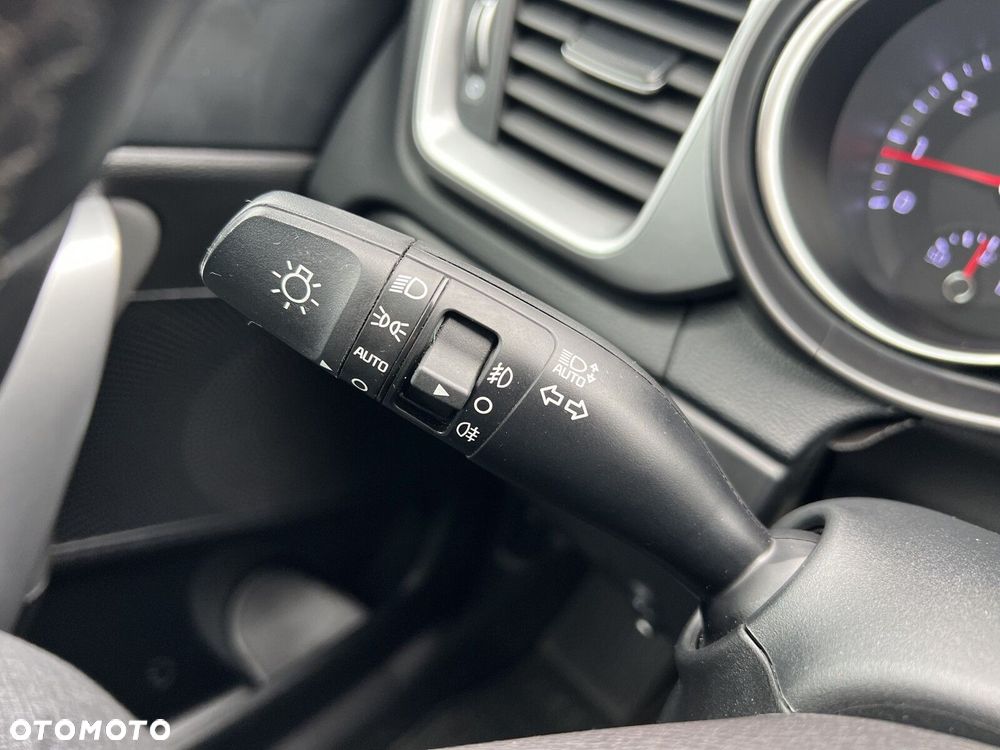 Kia Ceed - 13