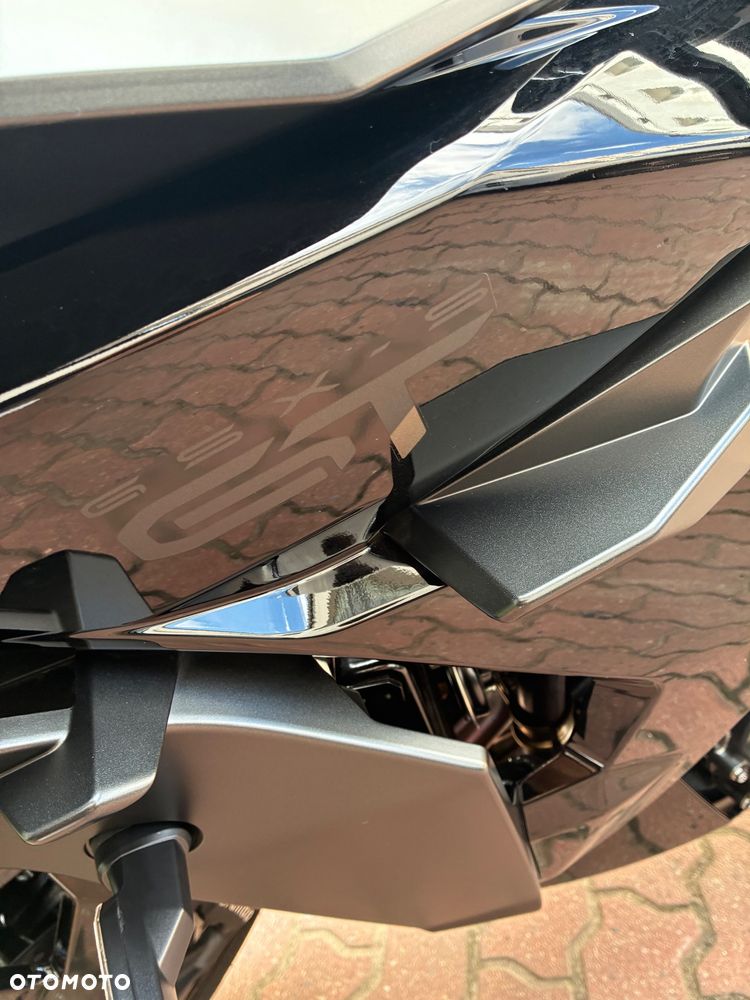 Suzuki GSX 1000 - 13