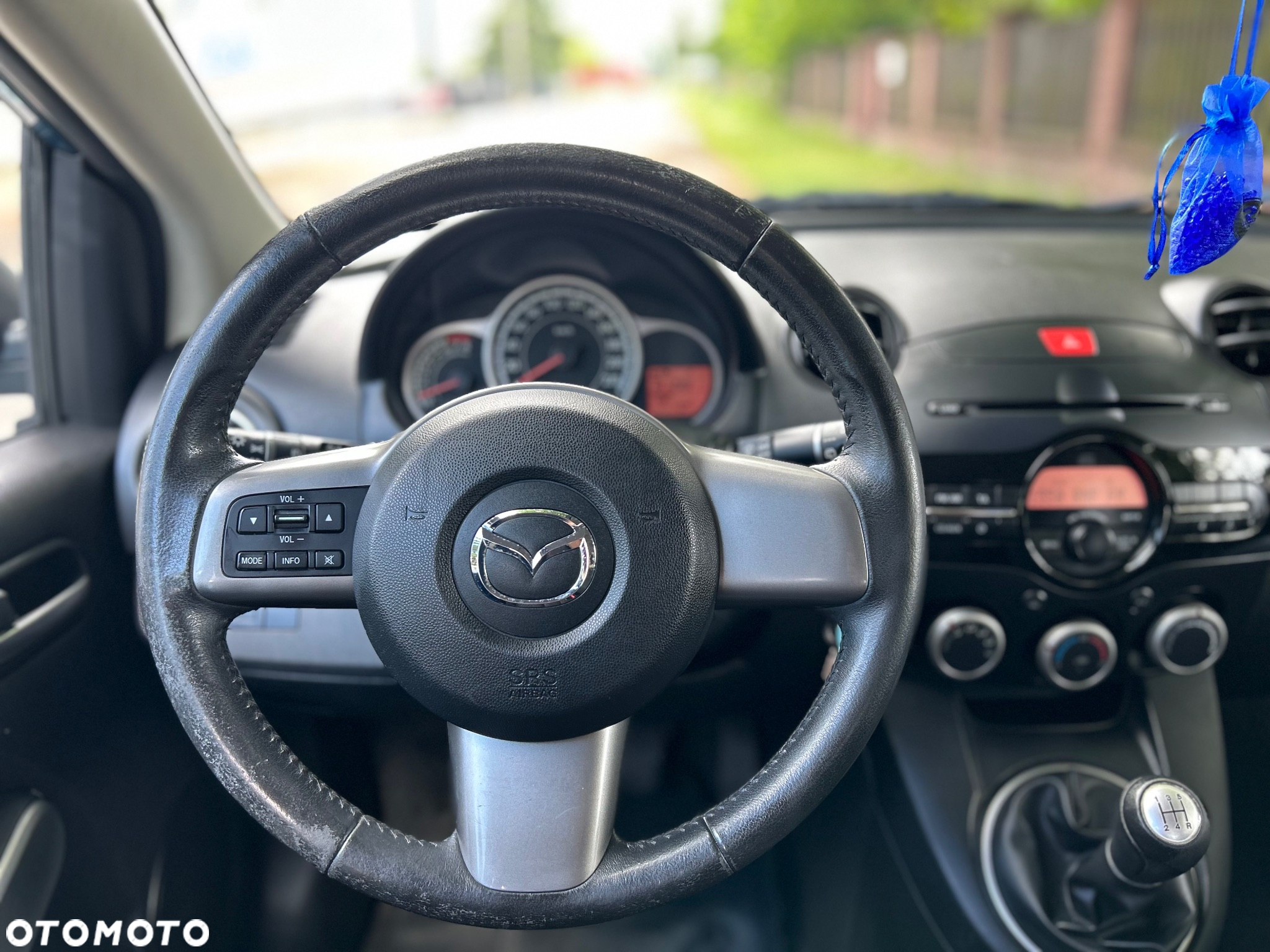 Mazda 2 - 11