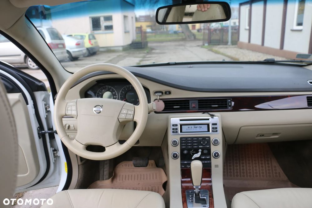 Volvo XC 70 3.2 AWD Momentum - 8