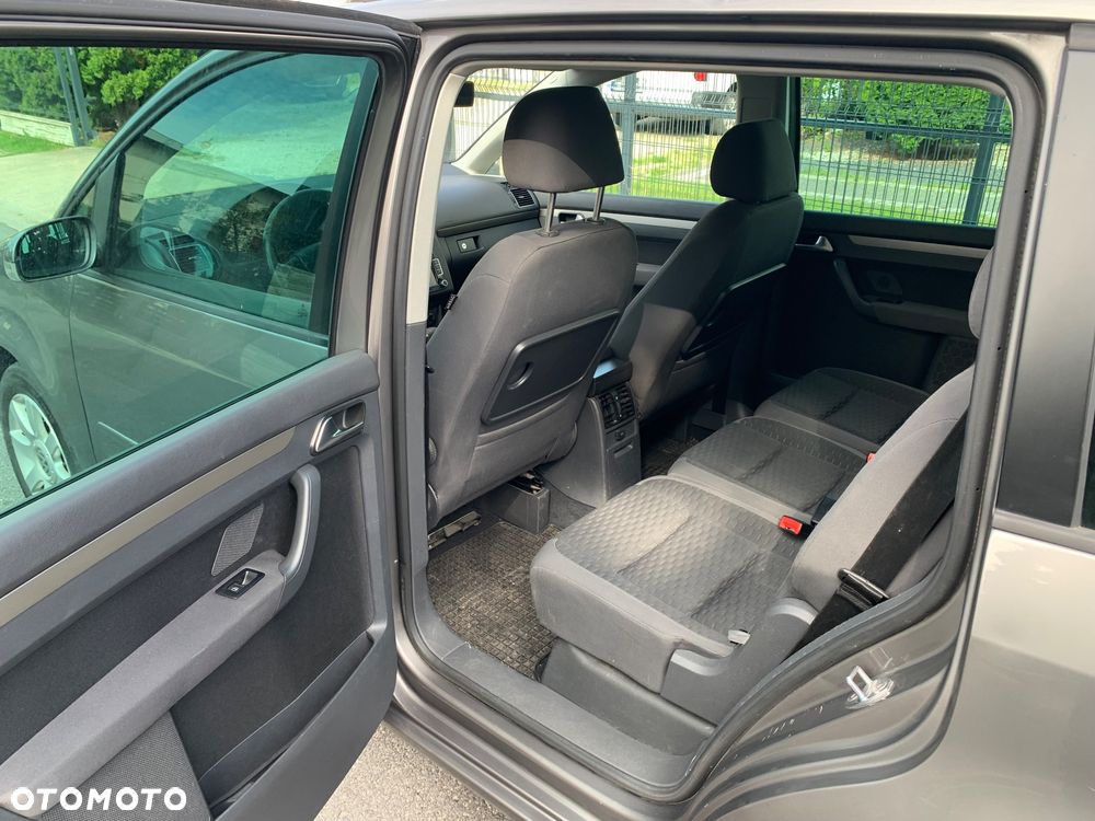 Volkswagen Touran 1.9 TDI DSG Trendline - 23