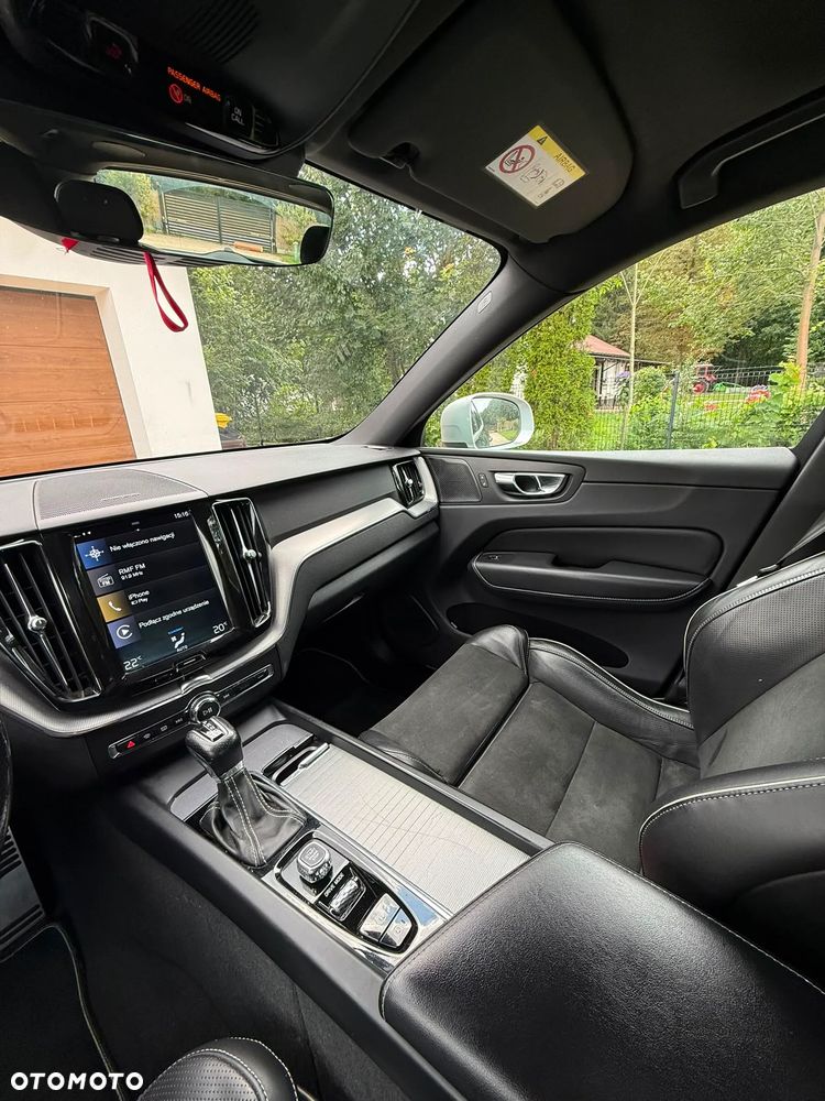 Volvo XC 60 D4 AWD R-Design - 9