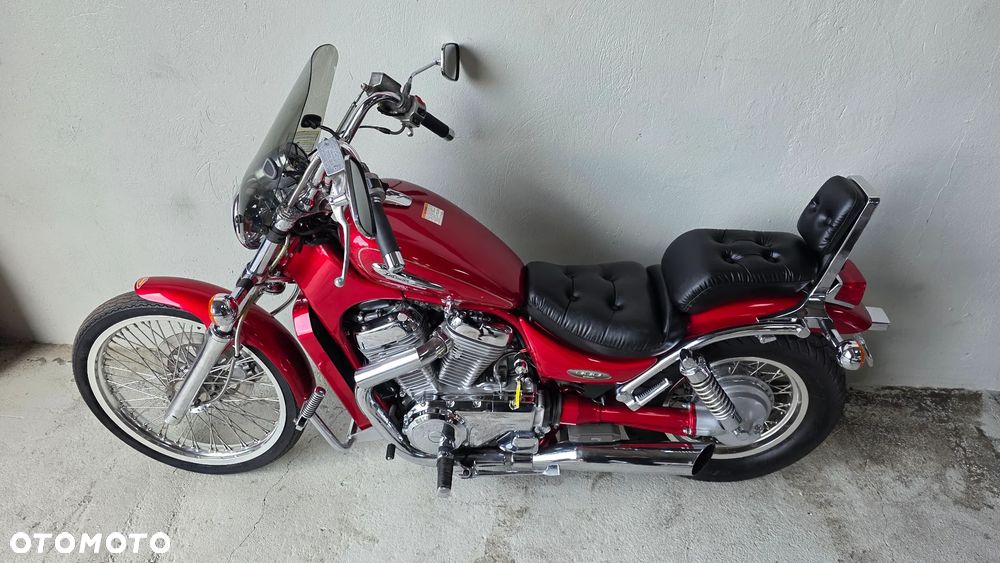 Suzuki Intruder - 5