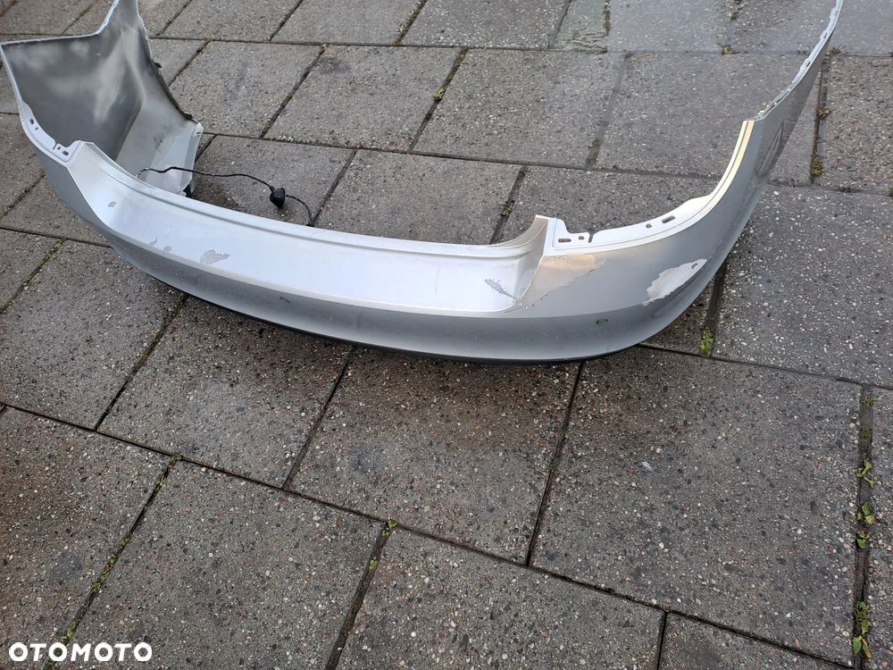 Skoda Rapid LIFTBACK zderzak tylny z PDC kod lakieru LA7W-9156 belka ślizgi i inne - 11