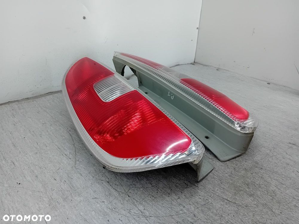 LAMPY TYŁ KOMPLET SKODA PRAKTIK 5J7945095  5J7945096 - 6