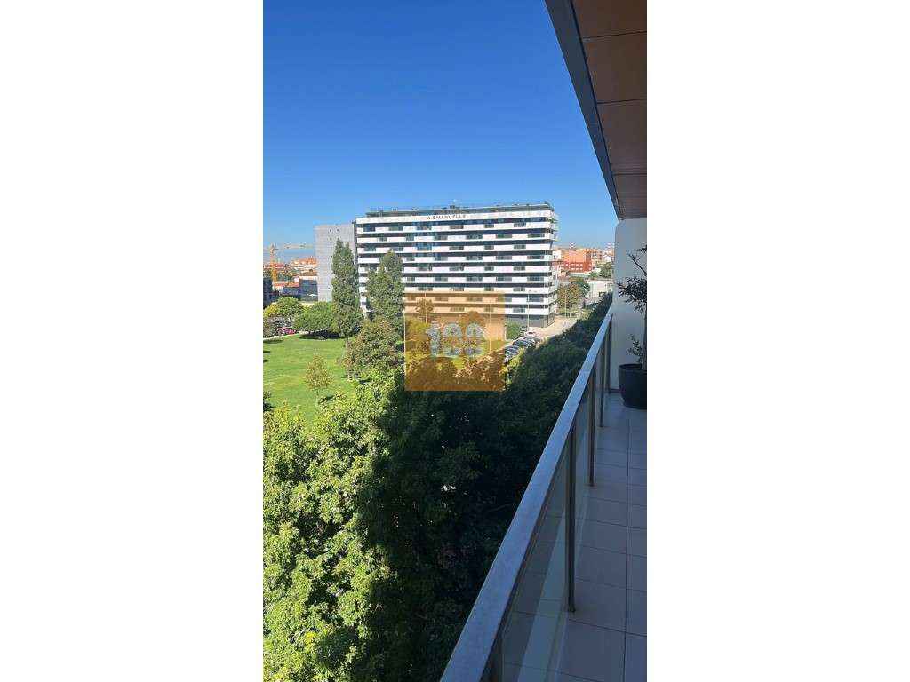 T2 em Leça da Palmeira com varanda e vista mar - Grande imagem: 4/16