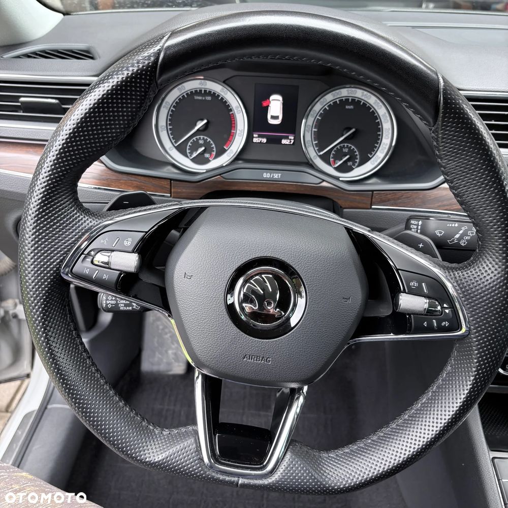 Skoda Superb 2.0 TSI 4x4 Scout DSG - 10