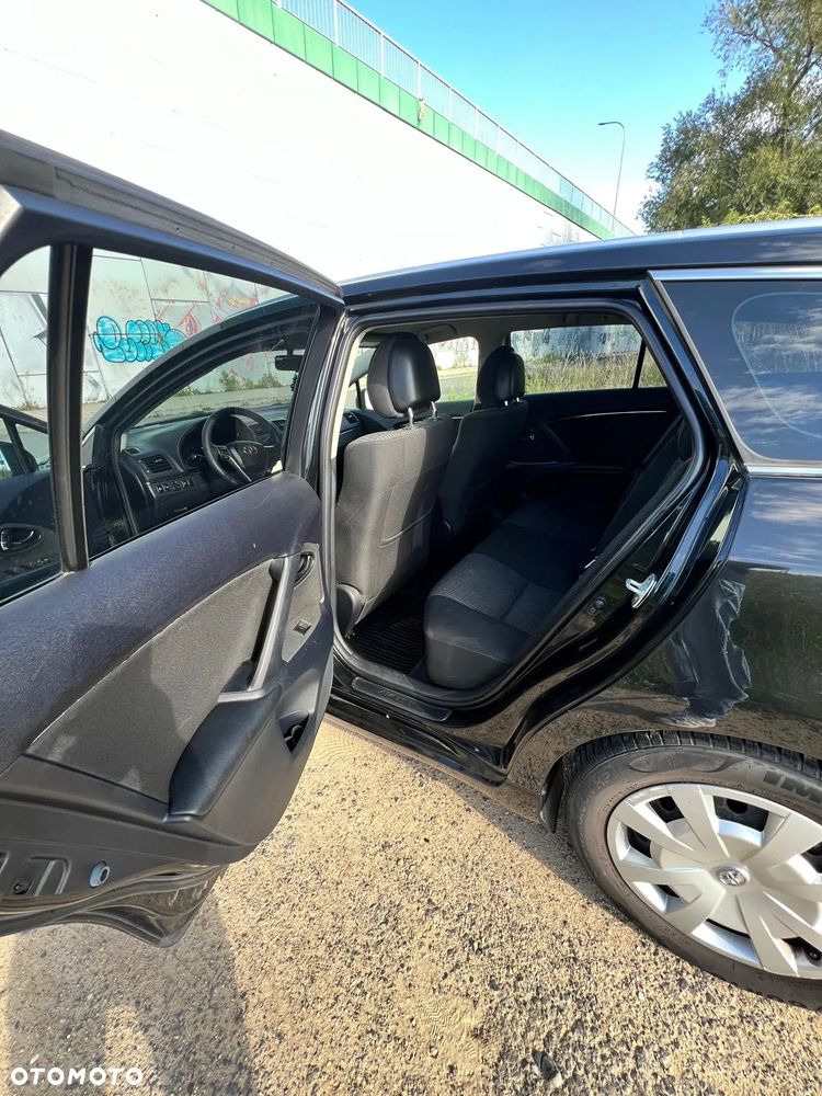 Toyota Avensis 2.0 D-4D Combi - 13