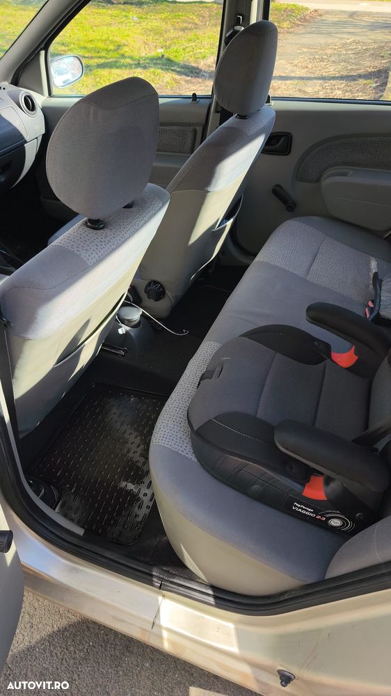 Dacia Logan 1.6 MPI Laureate - 7