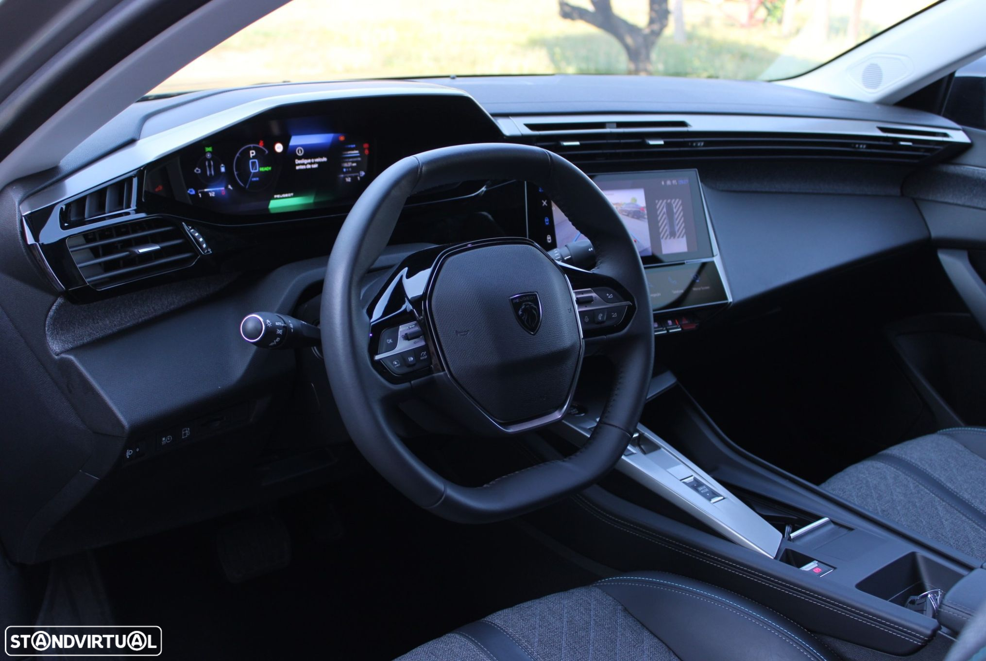 Peugeot 408 1.6 Hybrid Allure e-EAT8 - 32