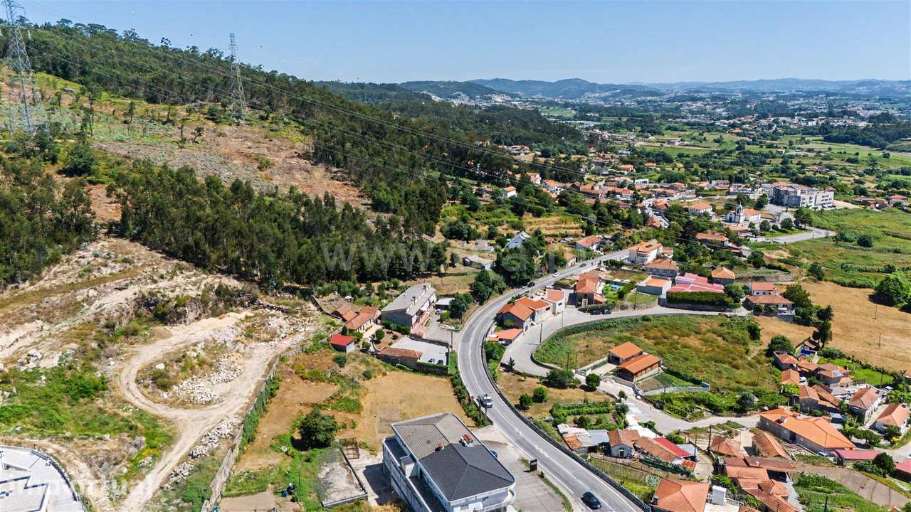 Terreno com projeto aprovado em Paredes - Grande imagem: 4/8