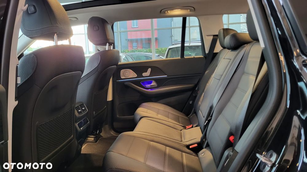 Mercedes-Benz GLS - 11