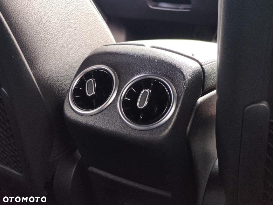 Mercedes-Benz CLA - 14