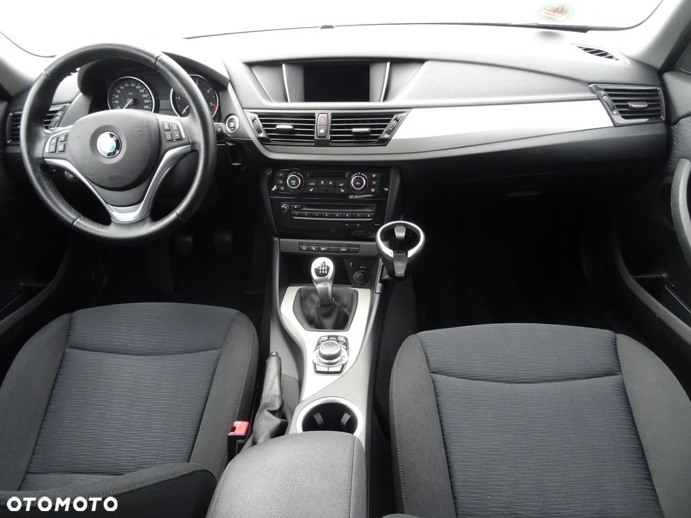 BMW X1 sDrive18d xLine - 16