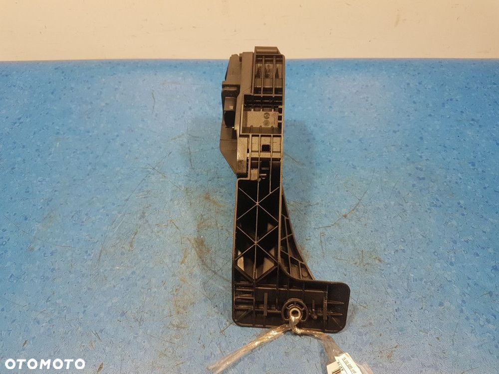 BMW 1 E87 118D POTENCJOMETR GAZU 74766500 N47 - 5