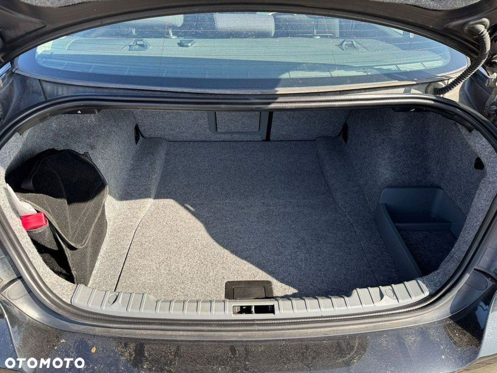 BMW Seria 3 318d DPF Edition Lifestyle - 22